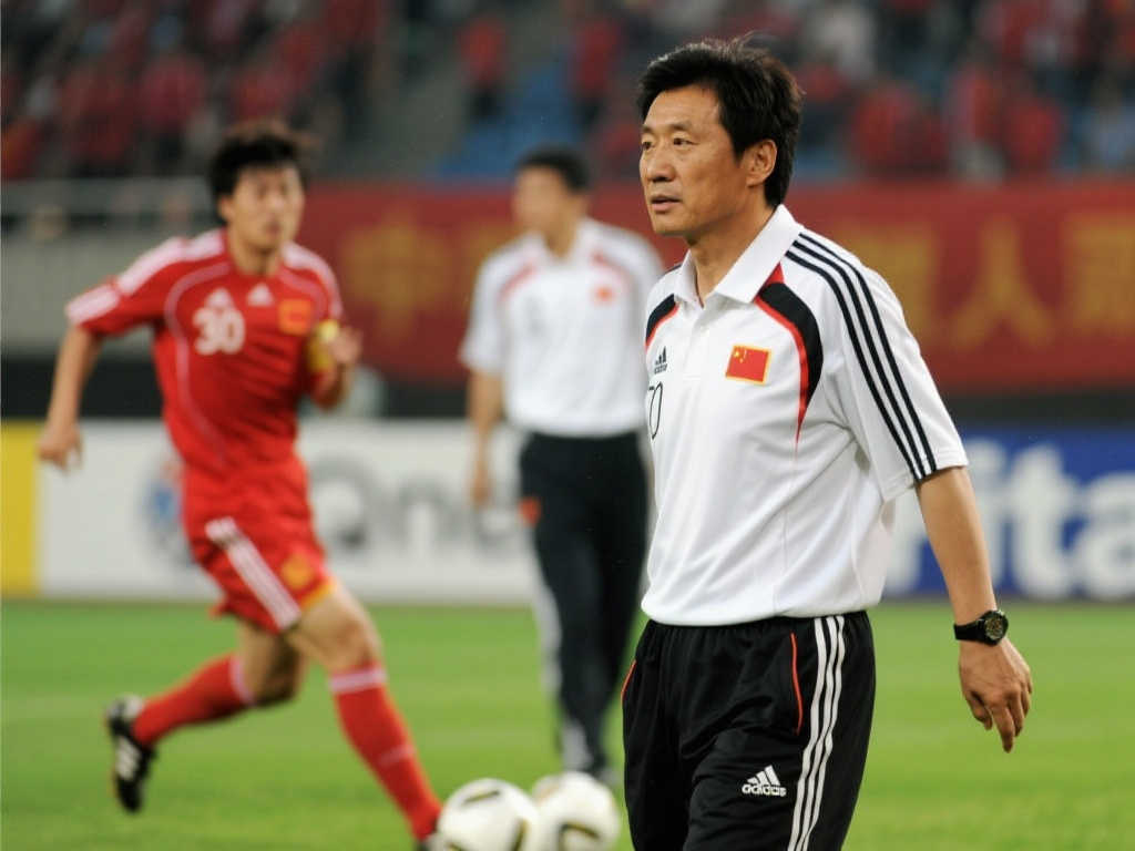 高洪波执教国足：世界排名飙升40位的辉煌成就